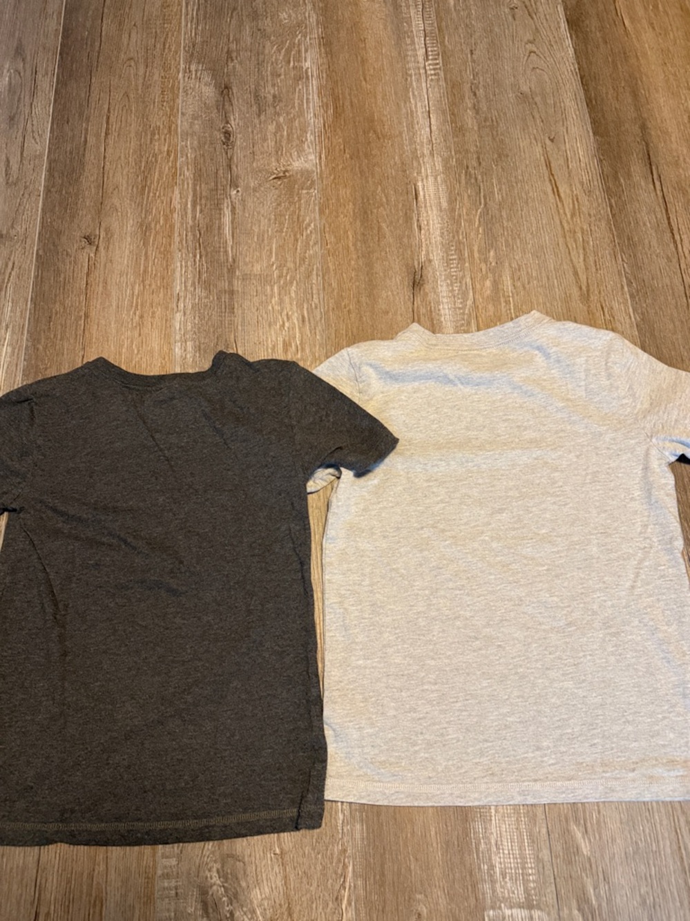 Eddie Bauer Boys' Short-Sleeve Graphic Tees - Charcoal & Light Gray - Picture 5 of 5